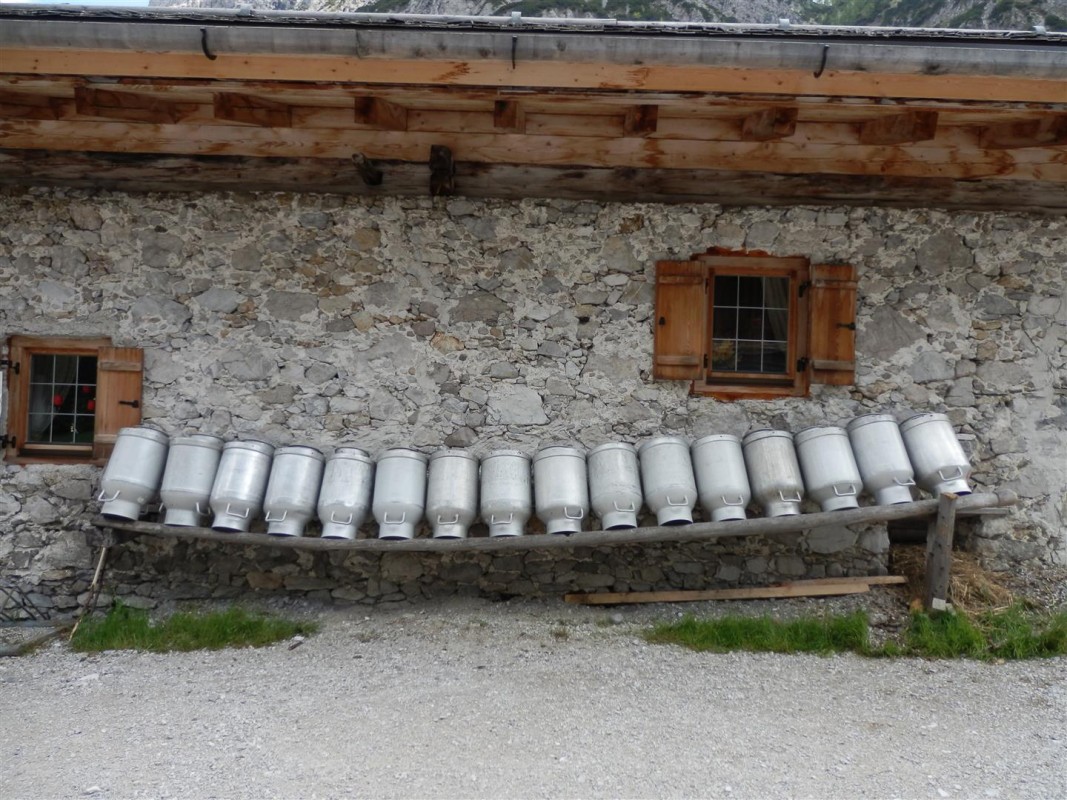 Nationalpark Regionsprodukt Rieplerhof Milchkannen