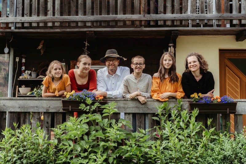 Biohof Schott Familienfoto c Melanie Granegger