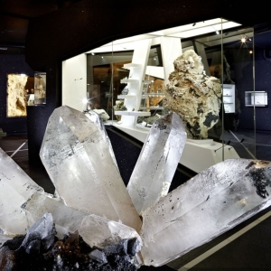 Ausstellung Smaragde und Kristalle Bramberg c NPHT