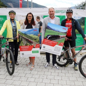 (v.l.n.r.): Peter Rupitsch (Nationalpark Direktor), Barbara Pucker (Leiterin der Unterabteilung für Nationalpark, Biosphären- und Naturparke),  LR Sara Schaar (Nationalparkreferentin), Reinhard Wallner (Regionalmanager ÖBB Personenverkehr Kärnten), Hans K